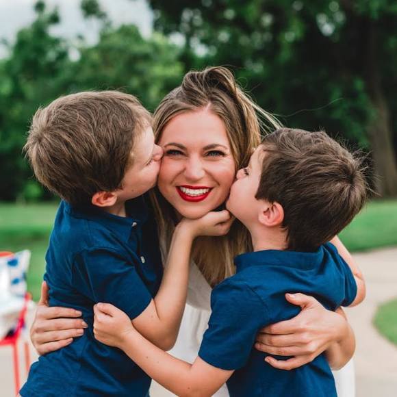 Meet your Posher, Sarah - Picture 1 of 1